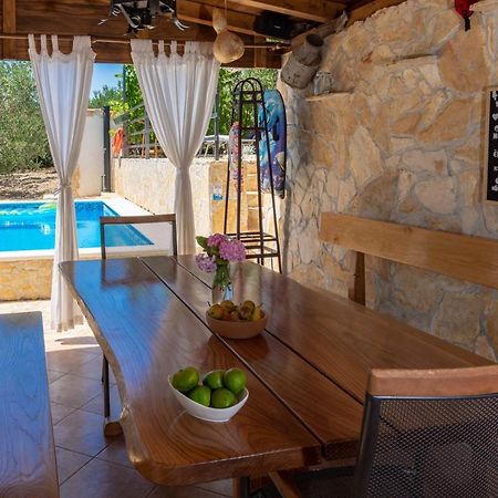 Plum Holiday Home Kaštel Stari Εξωτερικό φωτογραφία