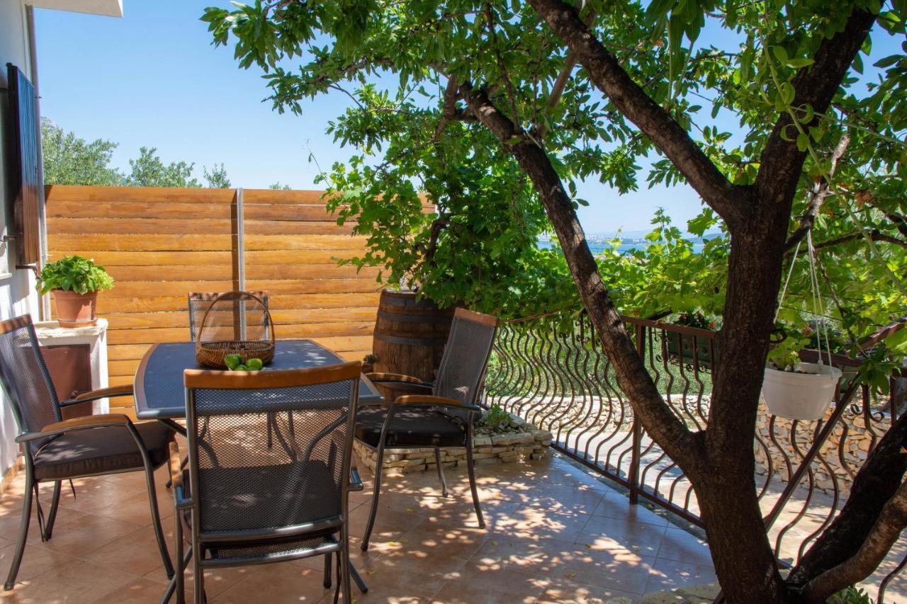 Plum Holiday Home Kaštel Stari Εξωτερικό φωτογραφία