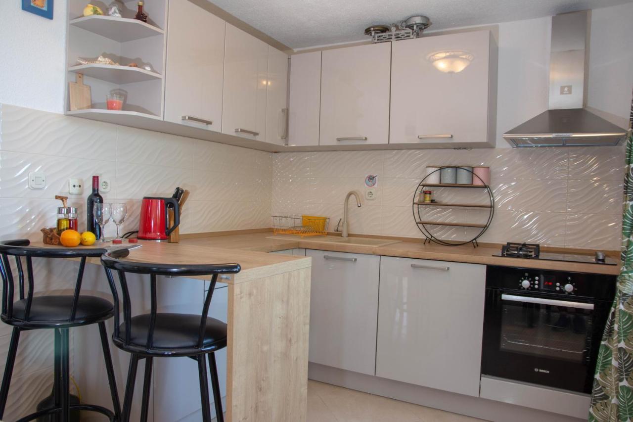 Plum Holiday Home Kaštel Stari Εξωτερικό φωτογραφία