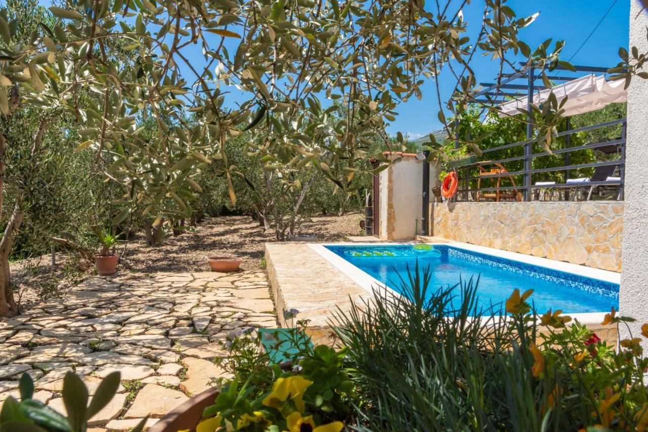 Plum Holiday Home Kaštel Stari Εξωτερικό φωτογραφία