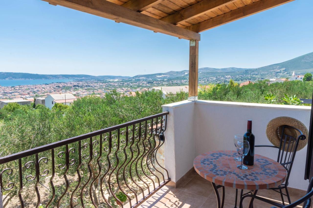 Plum Holiday Home Kaštel Stari Εξωτερικό φωτογραφία
