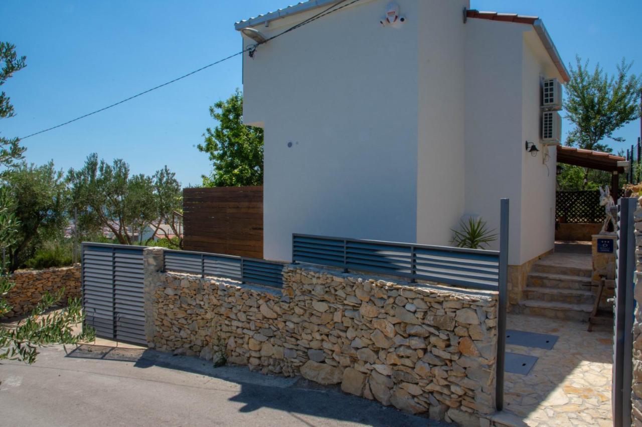 Plum Holiday Home Kaštel Stari Εξωτερικό φωτογραφία