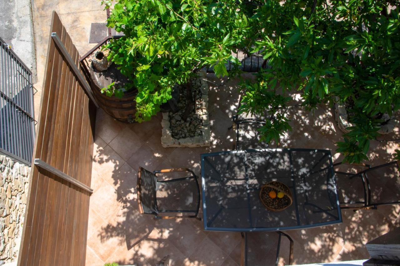 Plum Holiday Home Kaštel Stari Εξωτερικό φωτογραφία