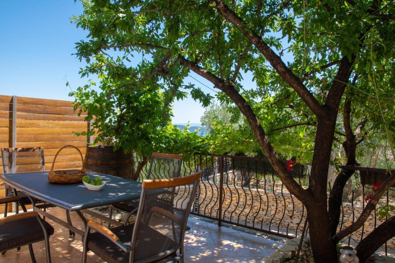 Plum Holiday Home Kaštel Stari Εξωτερικό φωτογραφία