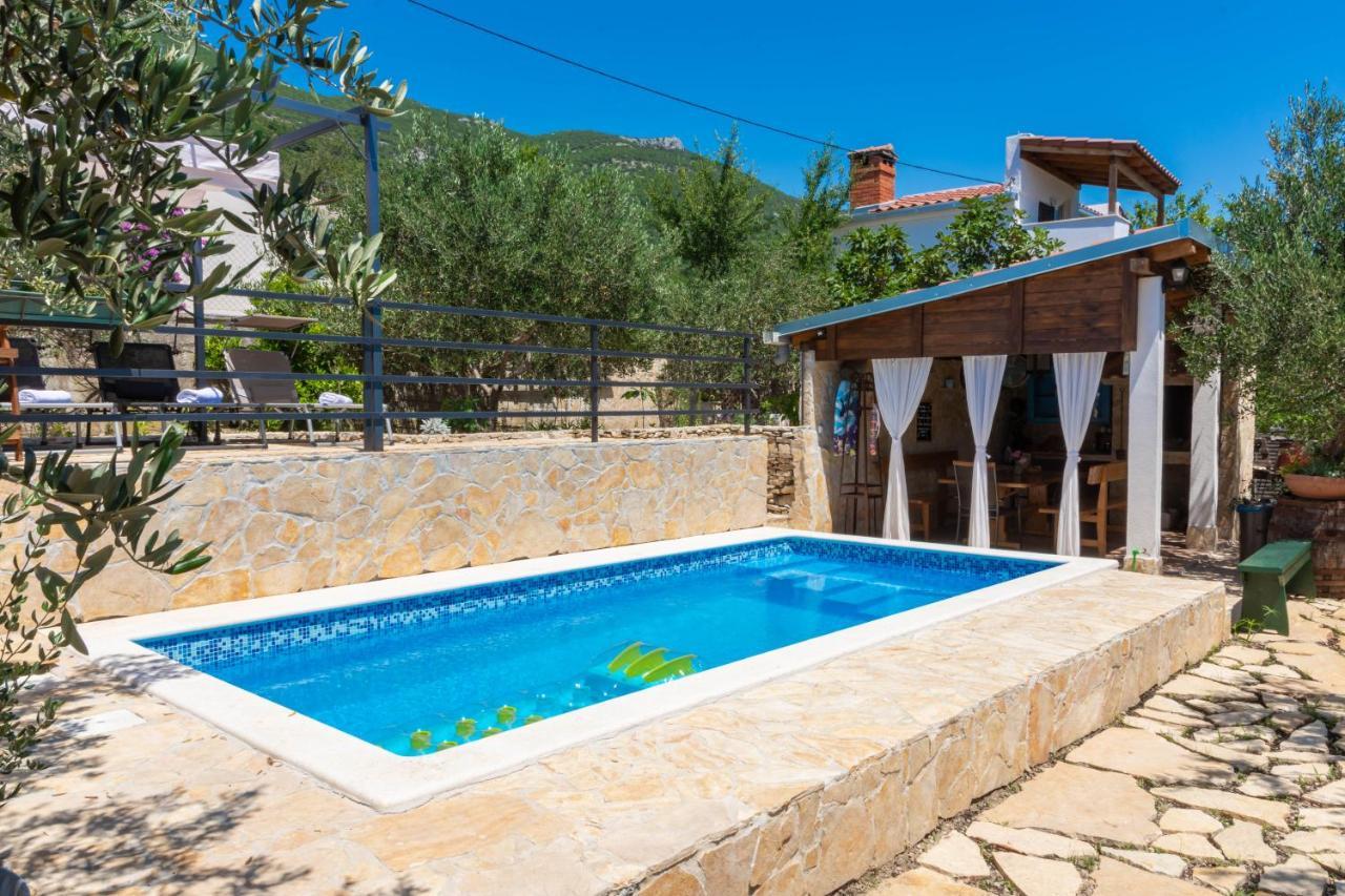 Plum Holiday Home Kaštel Stari Εξωτερικό φωτογραφία